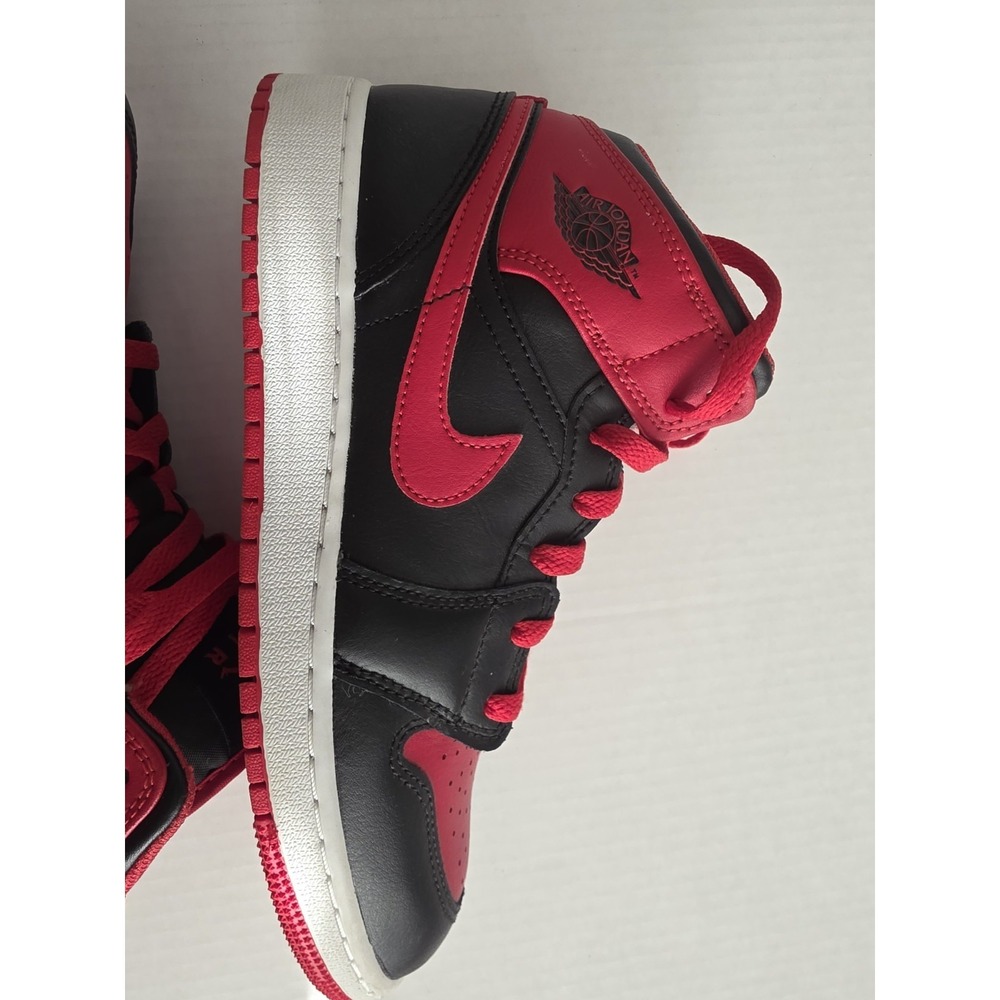 Nike Air Jordan 1 Mid Youth Size 6.5Y Black Red Sneakers DQ8423-060 - Picture 4 of 14